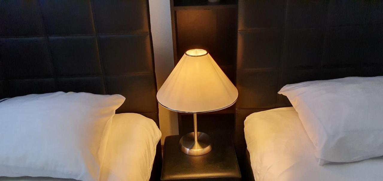 Guesthouse Marie Therese Брюксел Екстериор снимка