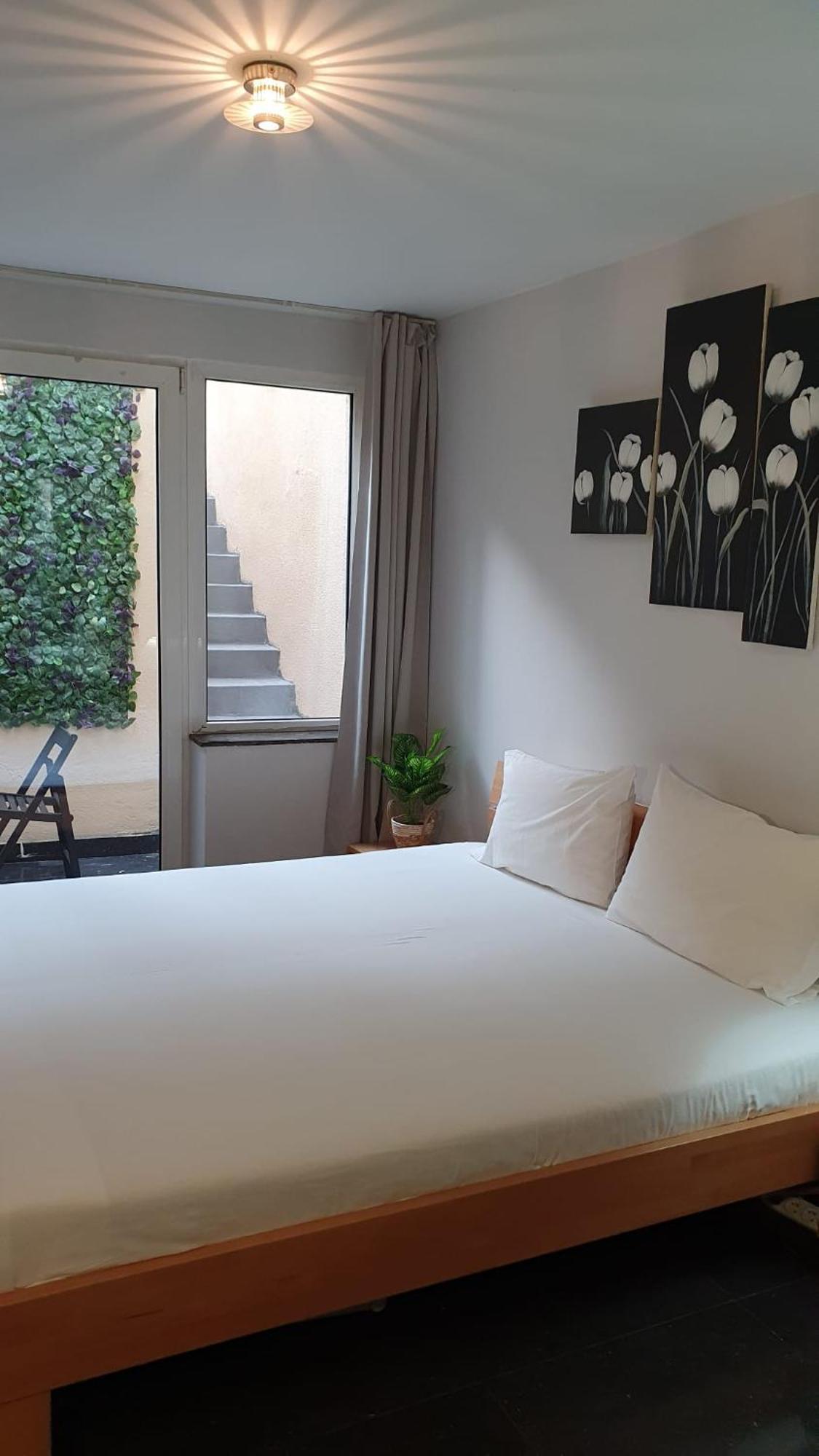 Guesthouse Marie Therese Брюксел Екстериор снимка