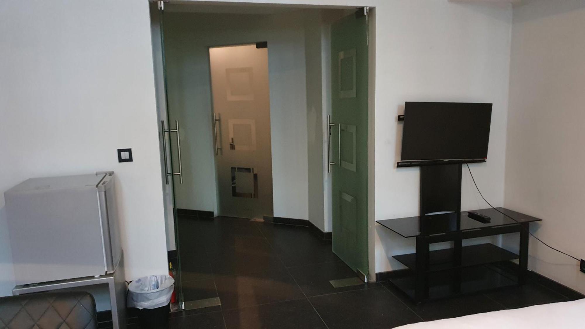 Guesthouse Marie Therese Брюксел Екстериор снимка